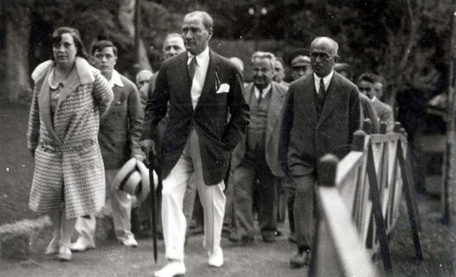 10 Kasım sözleri ve Atatürk'ü Anma Günü mesajları 2022: Kısa, uzun, anlamlı, duygu yüklü ve resimli Atatürk sözleri ile 10 Kasım Atatürk'ü Anma Günü mesajları ve sözleri!