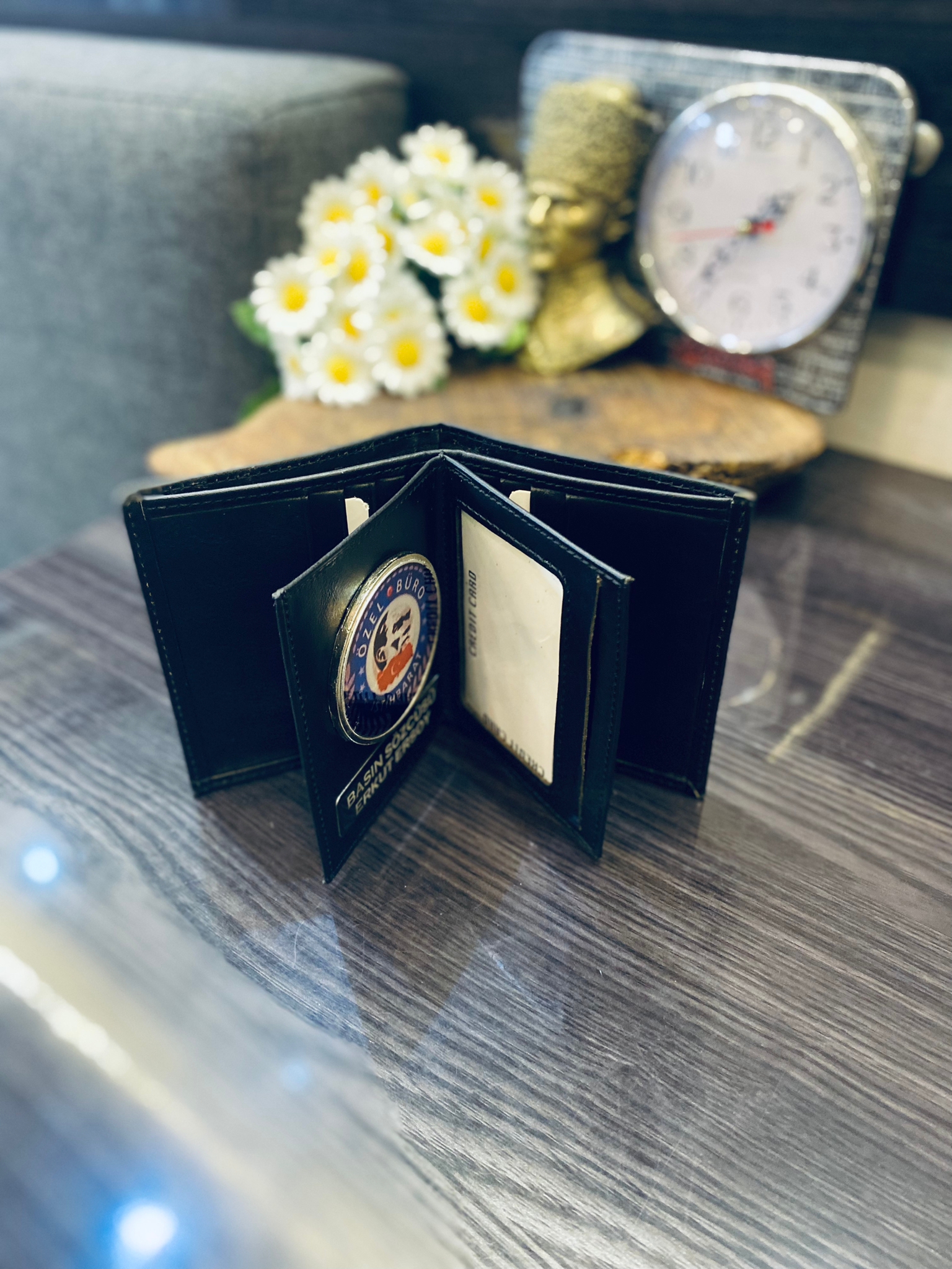 iç mekan içeren bir resim Açıklama otomatik olarak oluşturuldu