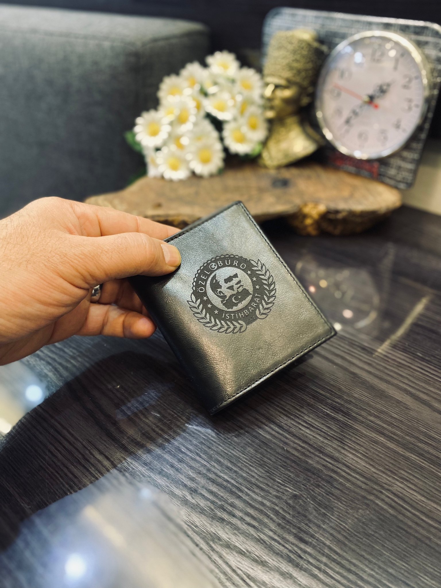 iç mekan içeren bir resim Açıklama otomatik olarak oluşturuldu